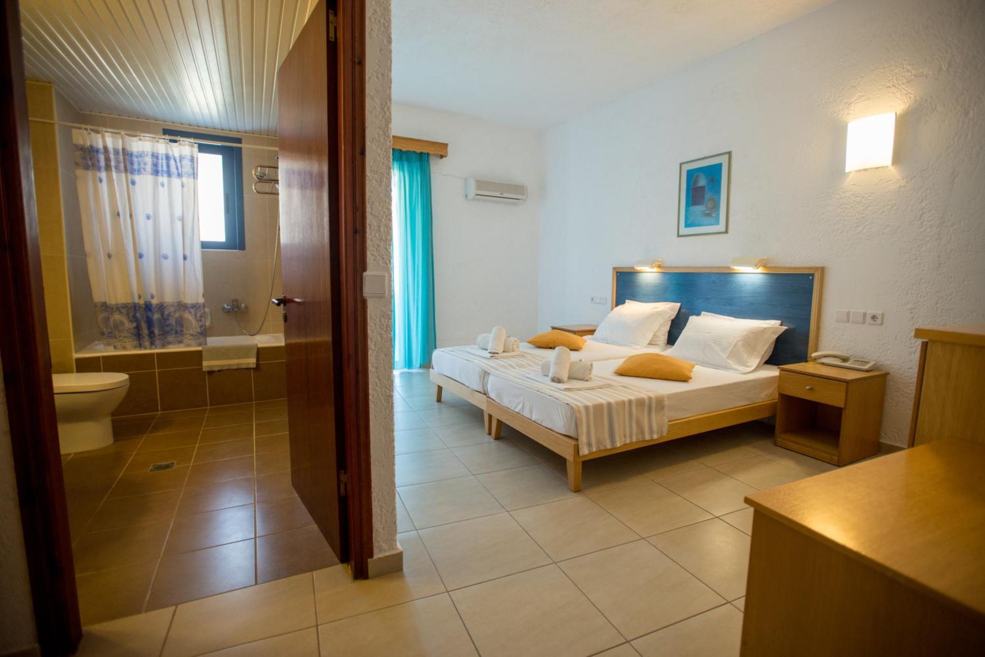 Hotel Neos Ikaros Agia Galini Exterior foto