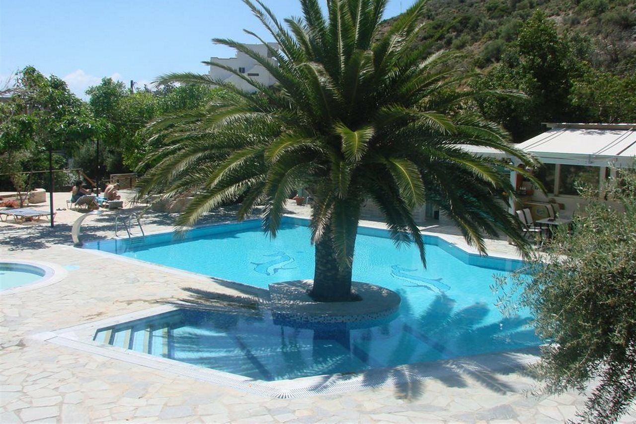 Hotel Neos Ikaros Agia Galini Exterior foto